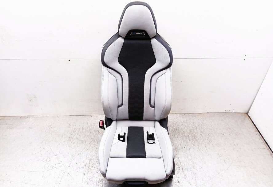 BMW M4 G82 white/black leather seats interior 2021