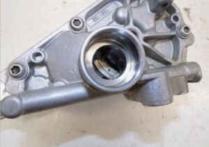 BMW F30 F35 F80 M3 LCI 8011851 Oil Pump