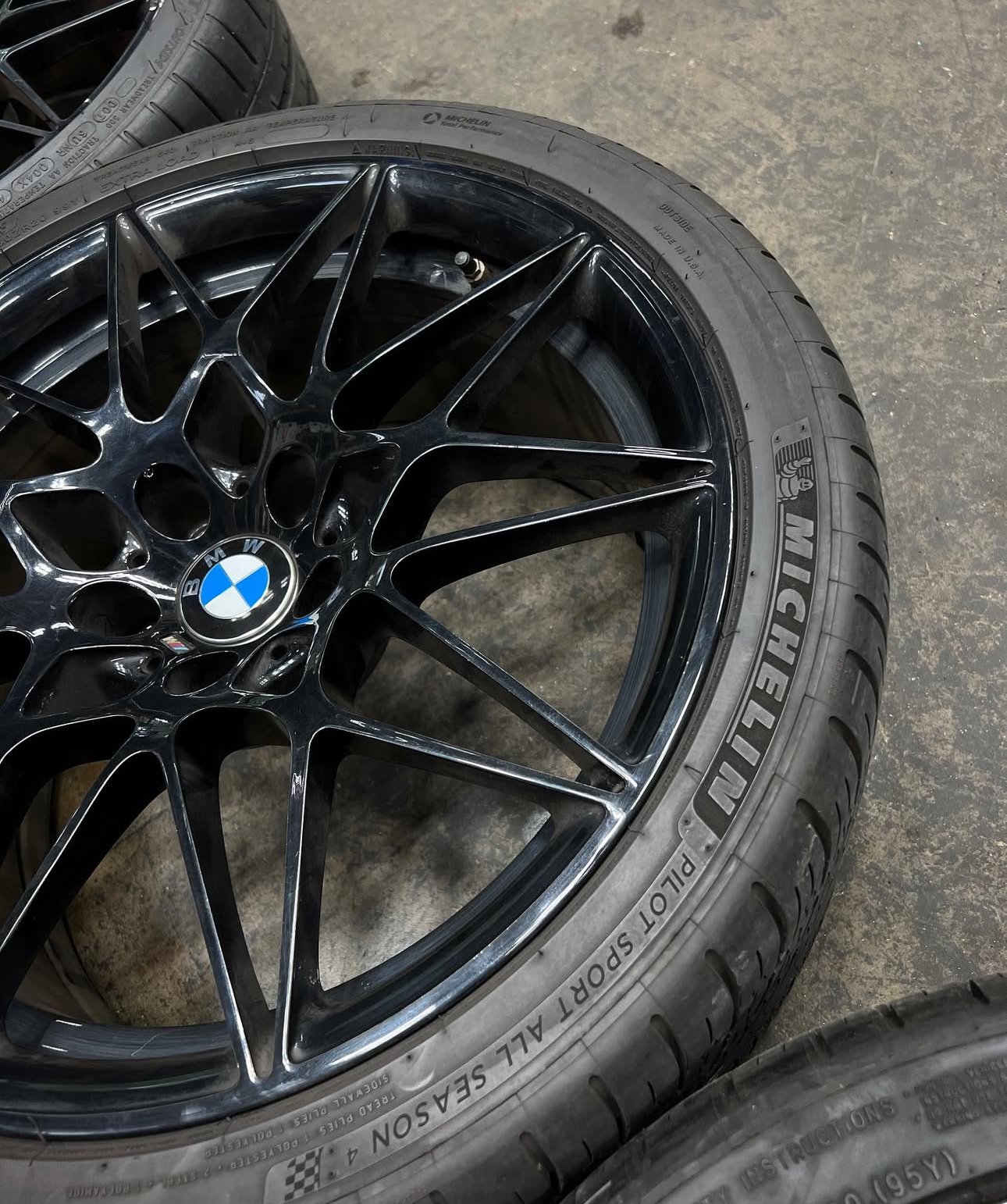 Genuine 666M Gloss Black : Michelin Tires - Image 4