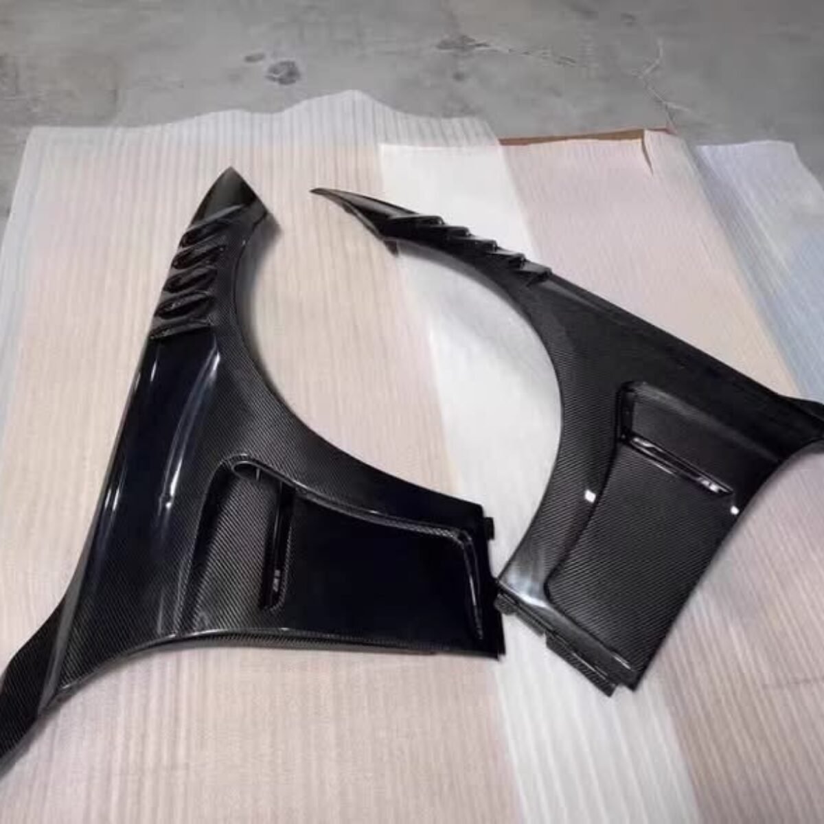 BMW M3 M4 front fender  carbon fiber