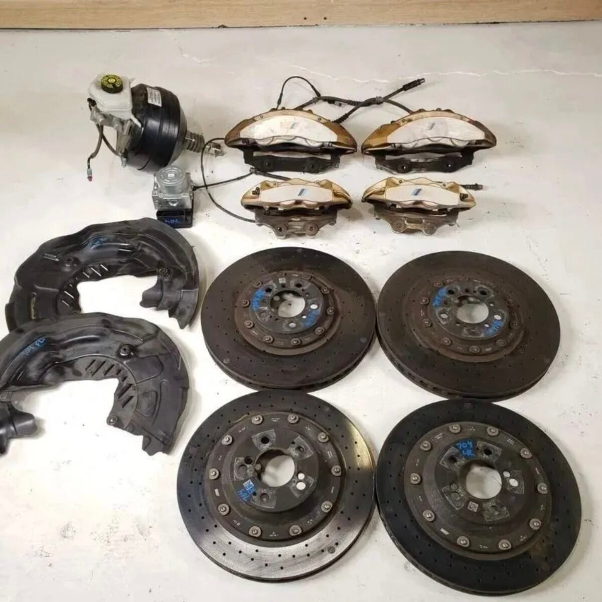 OEM BMW F80/F82 M3/M4 Brembo Carbon Ceramic Brake Kit For SALE
