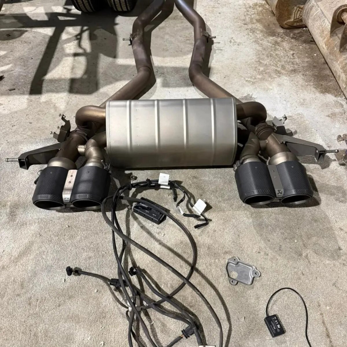 G82 M4 akrapovic titanium exhaust