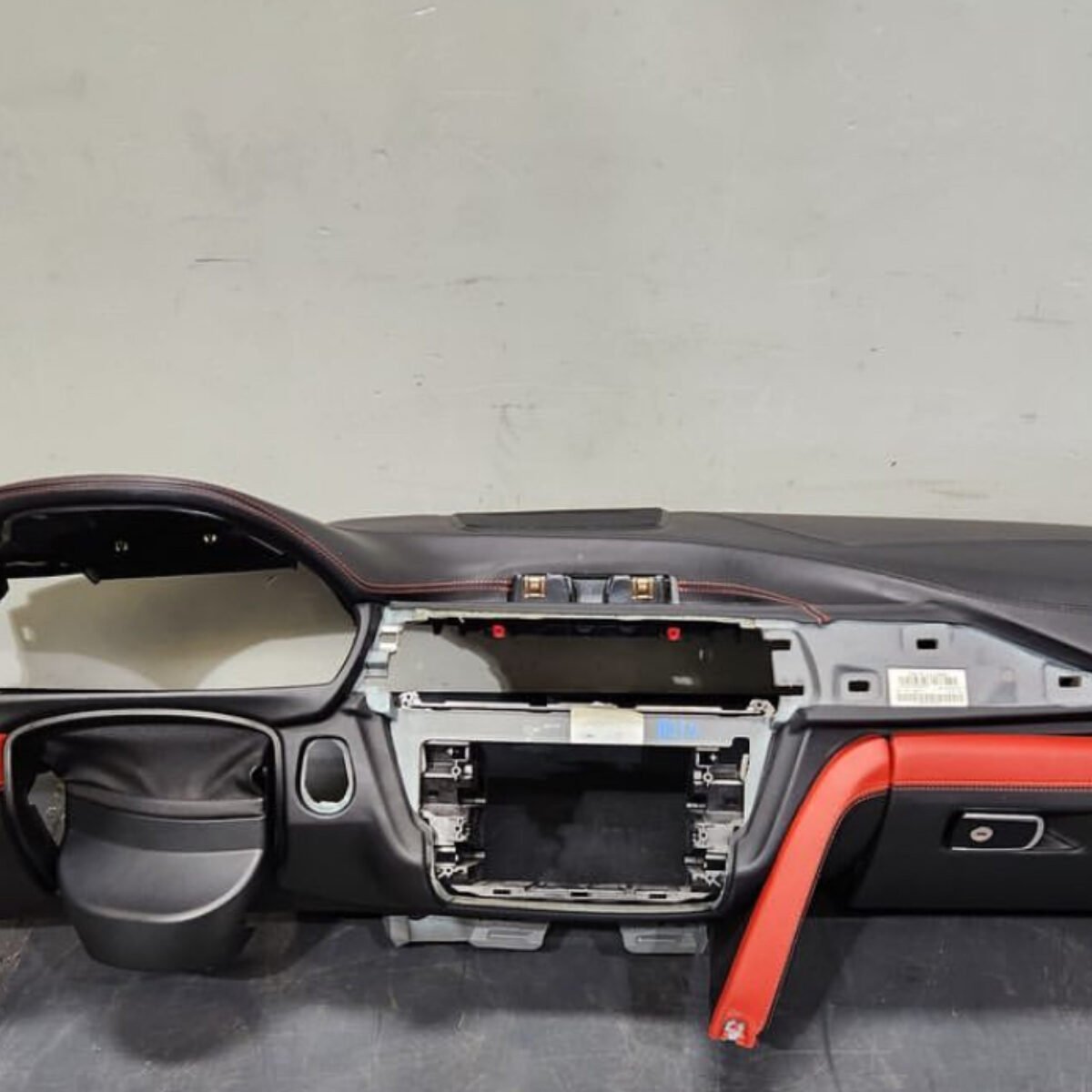 BMW m4 extended dash