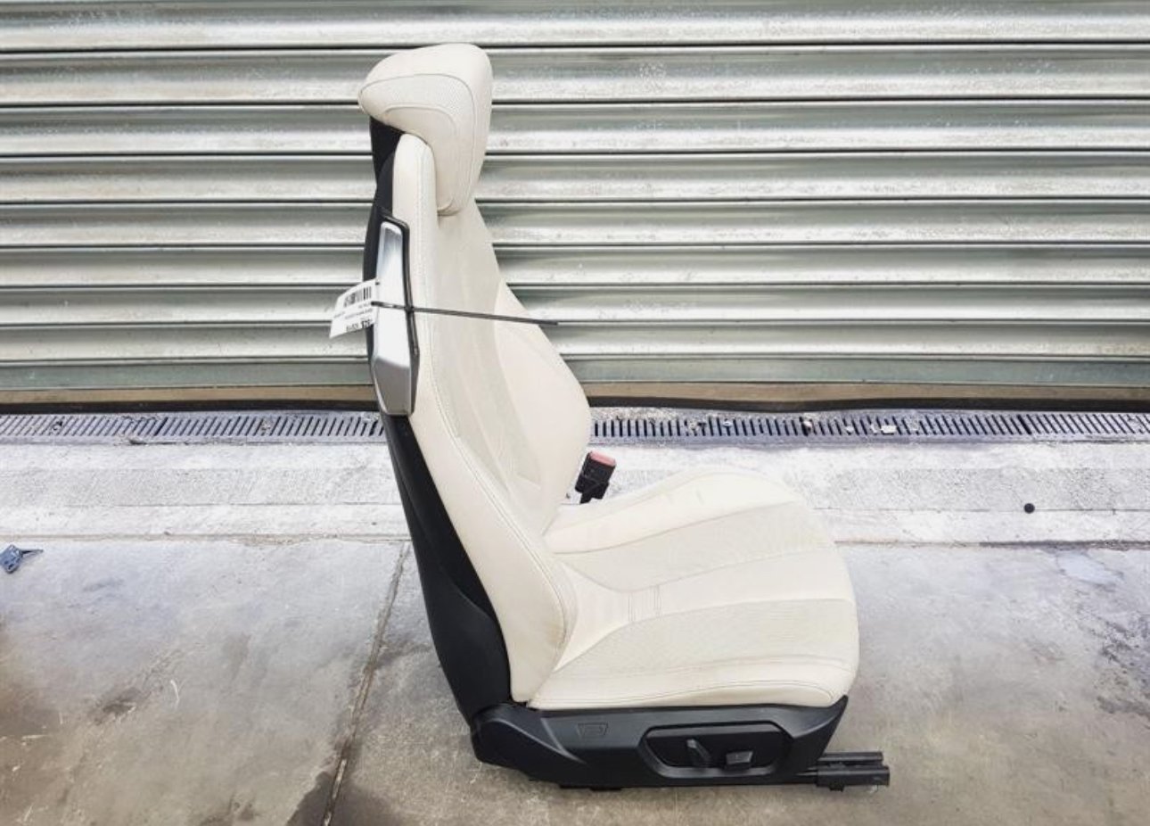 2013 On I12 BMW I8 FULL INTERIOR SEATS FRONT AND REAR 2 DOOR COUPE - Image 3