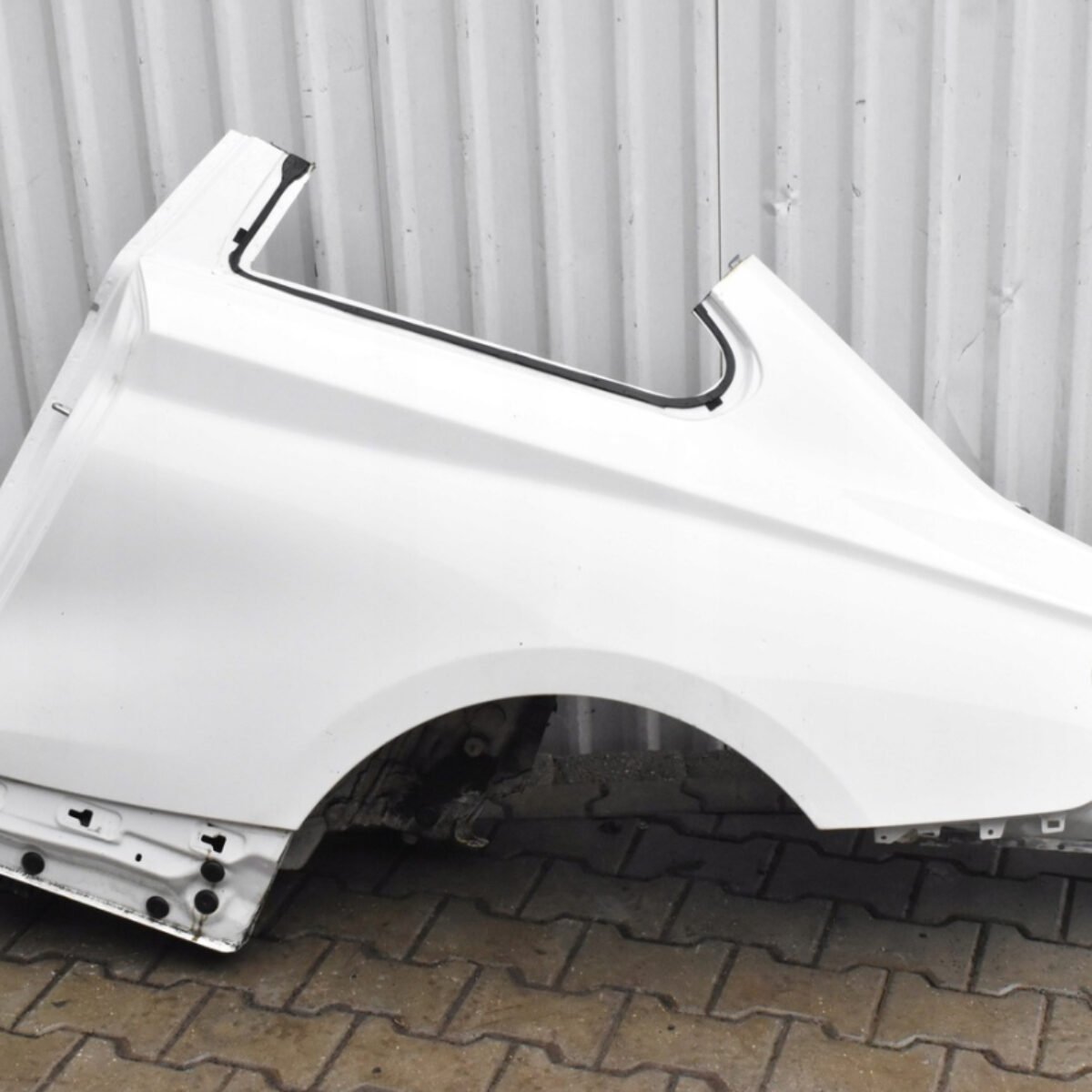 Fender left rear threshold pillar bmw 2 f22 coupe lacquer