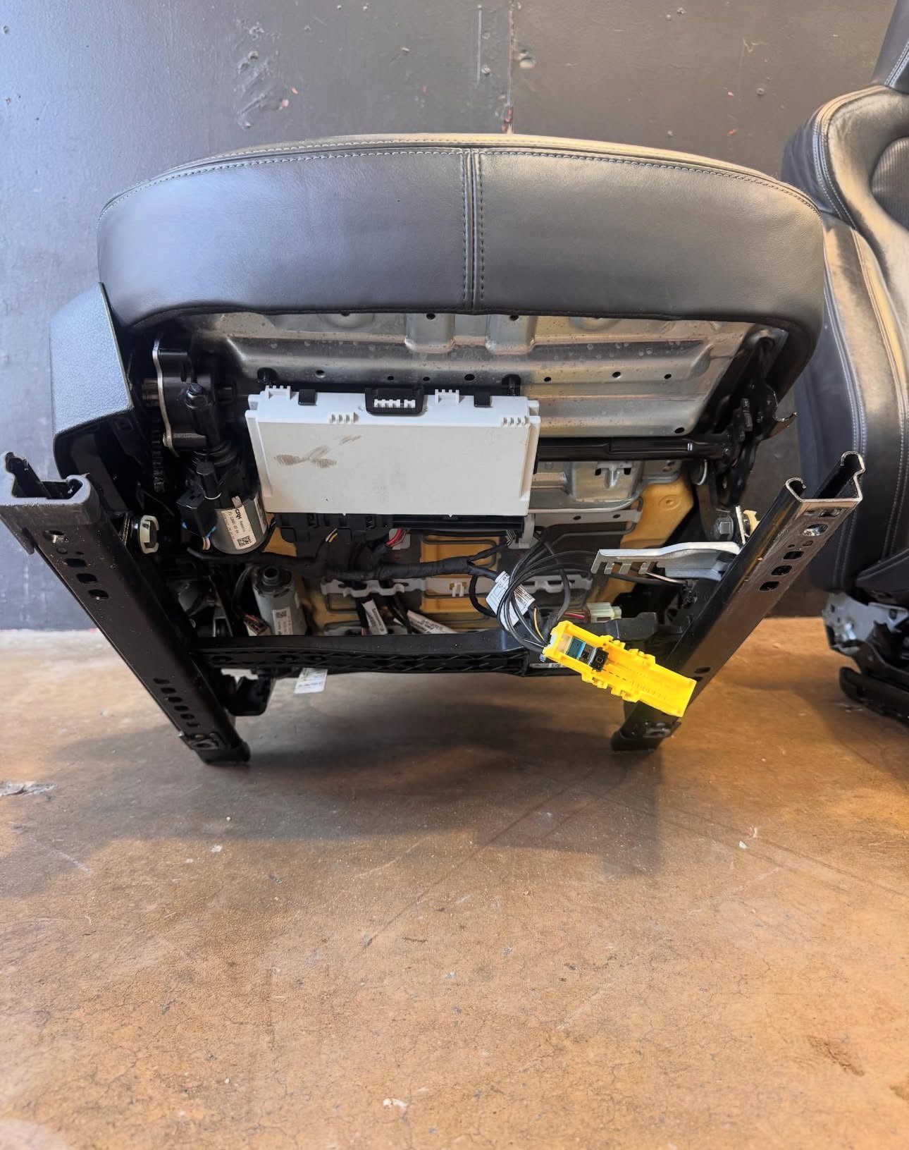 BMW F82 M4 Coupe Front Seat Pair - Image 7