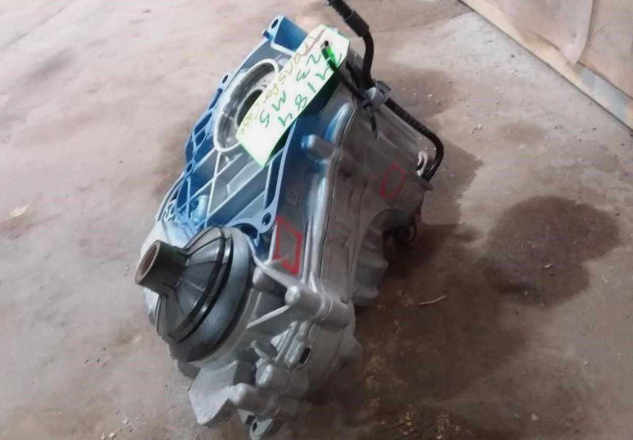 2023 BMW M5 OEM Transfer Case - Image 3