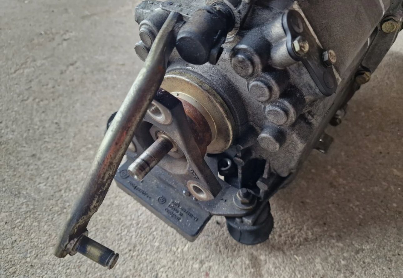 BMW M3 2005 Manual 6 speed gearbox - Image 2