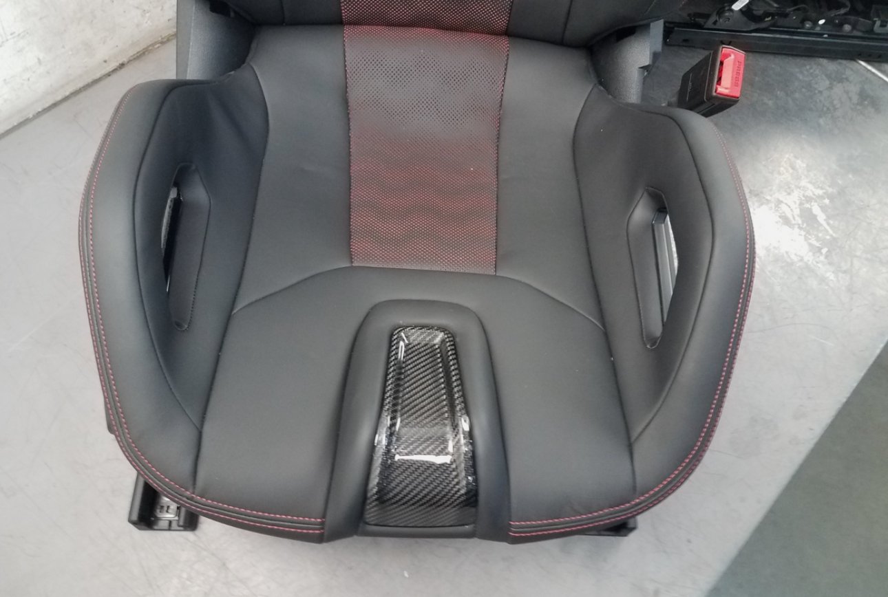 2024 BMW M3 CS xDrive BMW G80 OEM Carbon Bucket Seat Set #7239 Z13 - Image 7