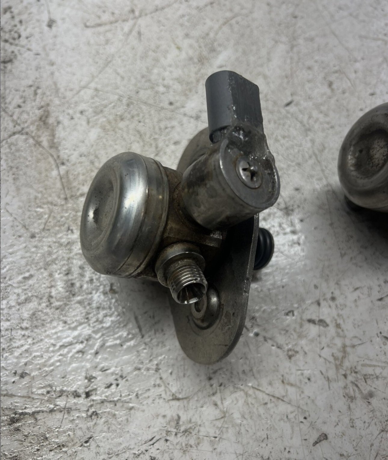 BMW M5 S63 High Pressure Fuel Pimp Pair Left+Right - Image 5