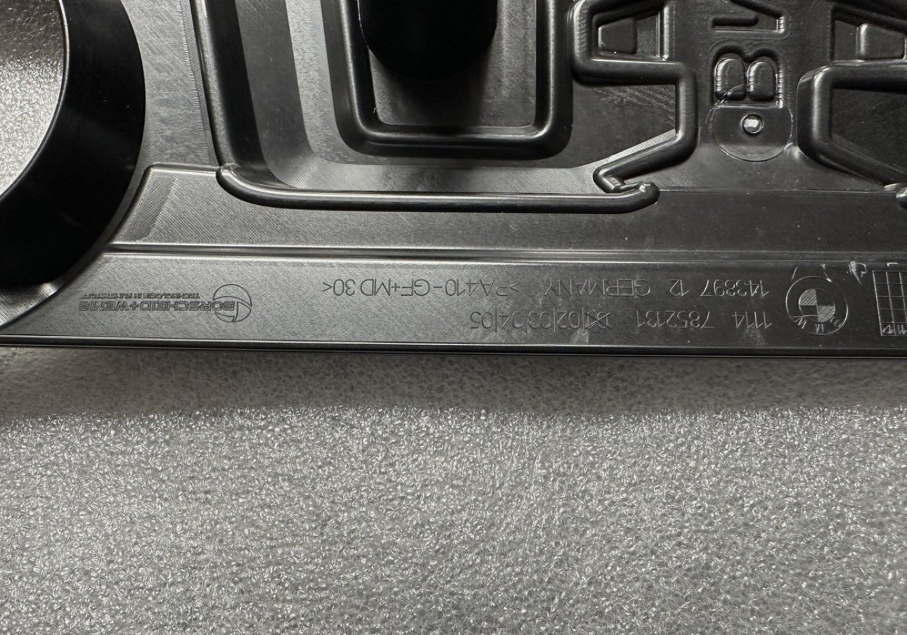 OEM BMW M5 M8 F90 F91 F92 Engine Cover M Performance - Image 3
