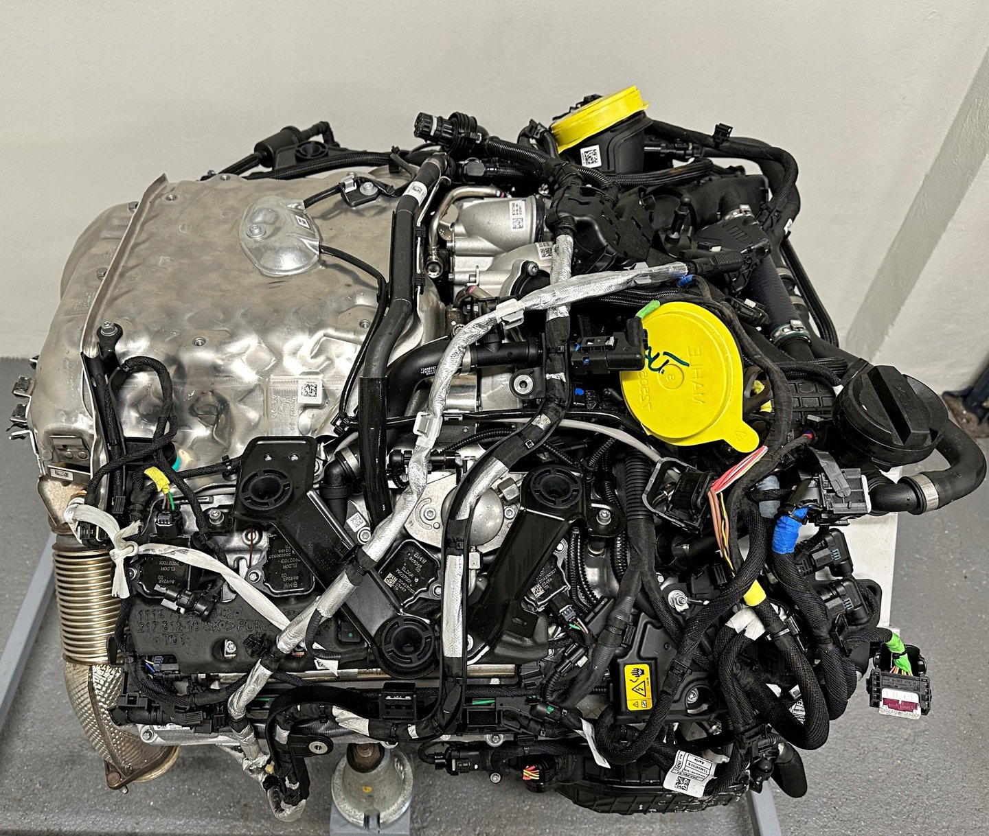 Bmw g70 g05 f95 m5 g90 g09 complete engine - Image 7
