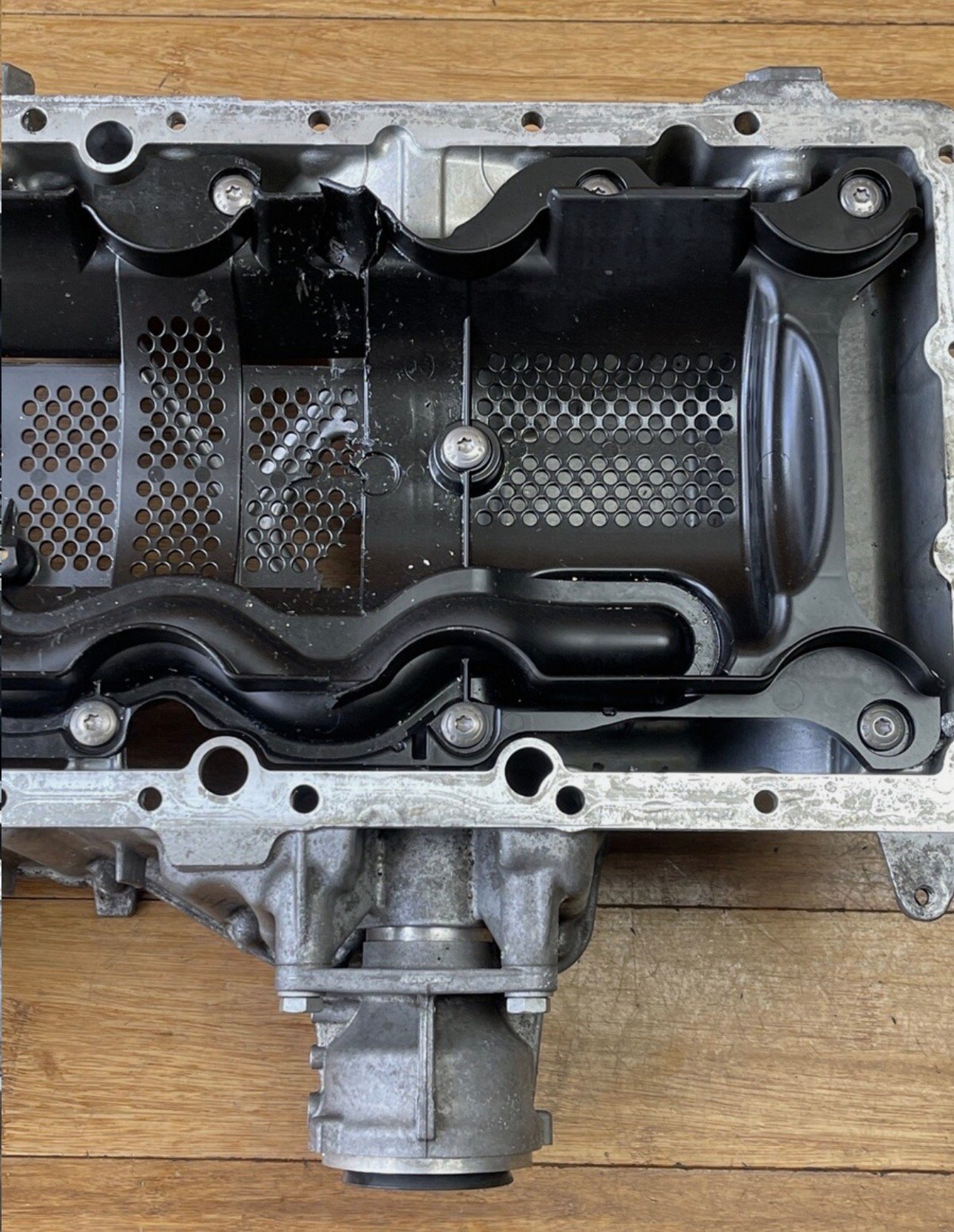 BMW M5 F90 M8 Front Engine Upper Oil Sump Pan OEM ORIGINAL NOTE - Image 7