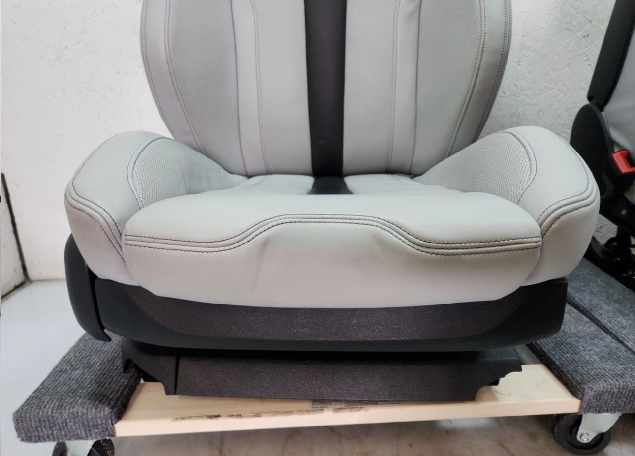 18-23 OEM BMW F90 M5 Sedan Front Left Right Seats Leather Merino Silver SET * - Image 3