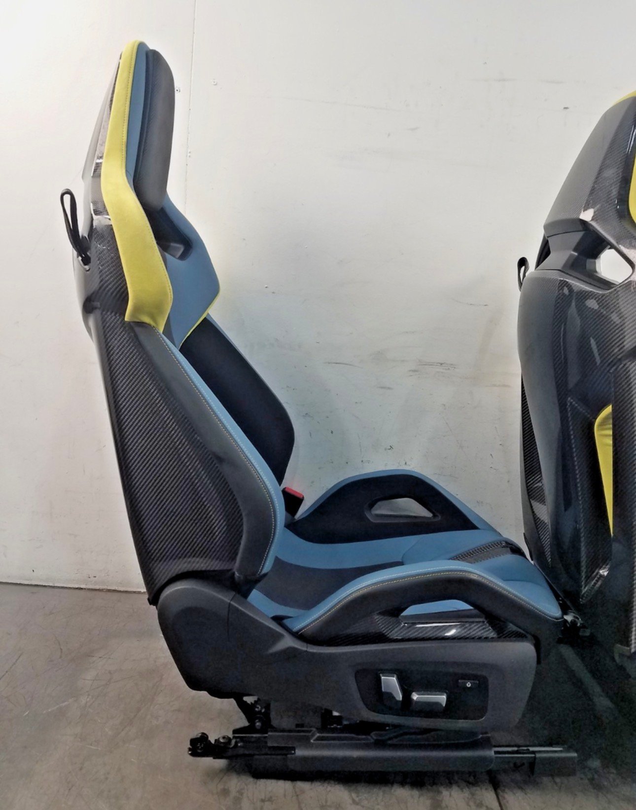 2024 BMW M3 xDrive BMW G80 OEM Carbon Bucket Heat Cool Seat Set - Image 12