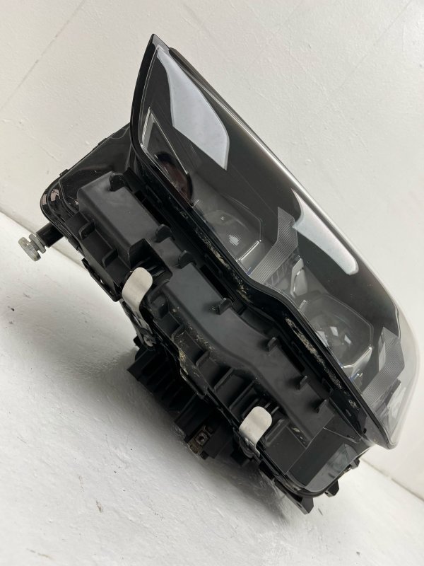 2025 BMW M5 Adaptive LED Headlight Assembly - Left (Driver) (OEM) - Image 5