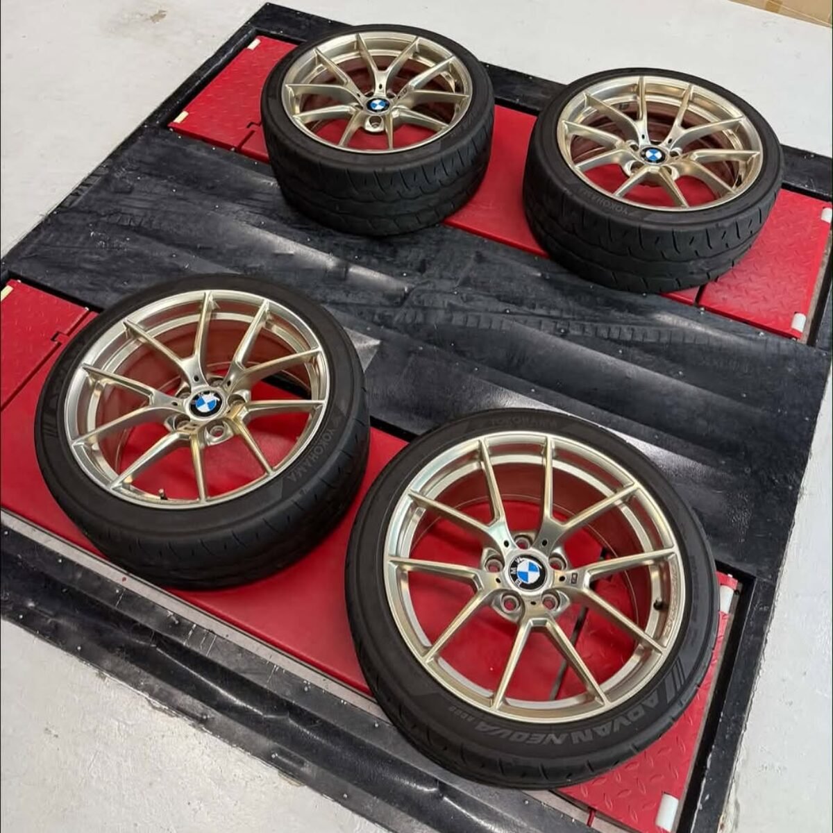 BMW 763M Frozen Gold, rims 19-19, specs 5/120 F9”et29 / R10”et40, can fit all F series models.
