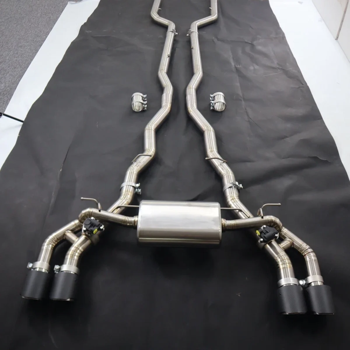 BMW Akrapovic exhaust system G90 G99 M5 Titnaium with Carbon Tips